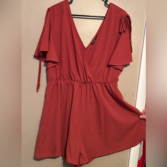 Romper - Picture 1 of 1